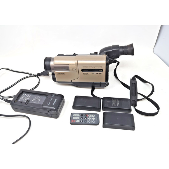 Hitachi VM-H710A Video 8 Hi8 Camcorder With Remote, 3 Batteries Charger WORKS - Picture 1 of 7